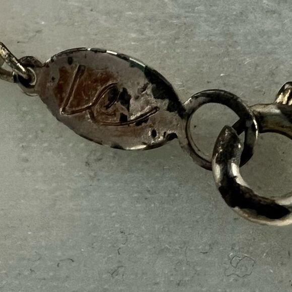 🍭6/$30 Liz Claiborne Jewel Studded Heart Necklace on Silver tone Chain - Picture 5 of 5